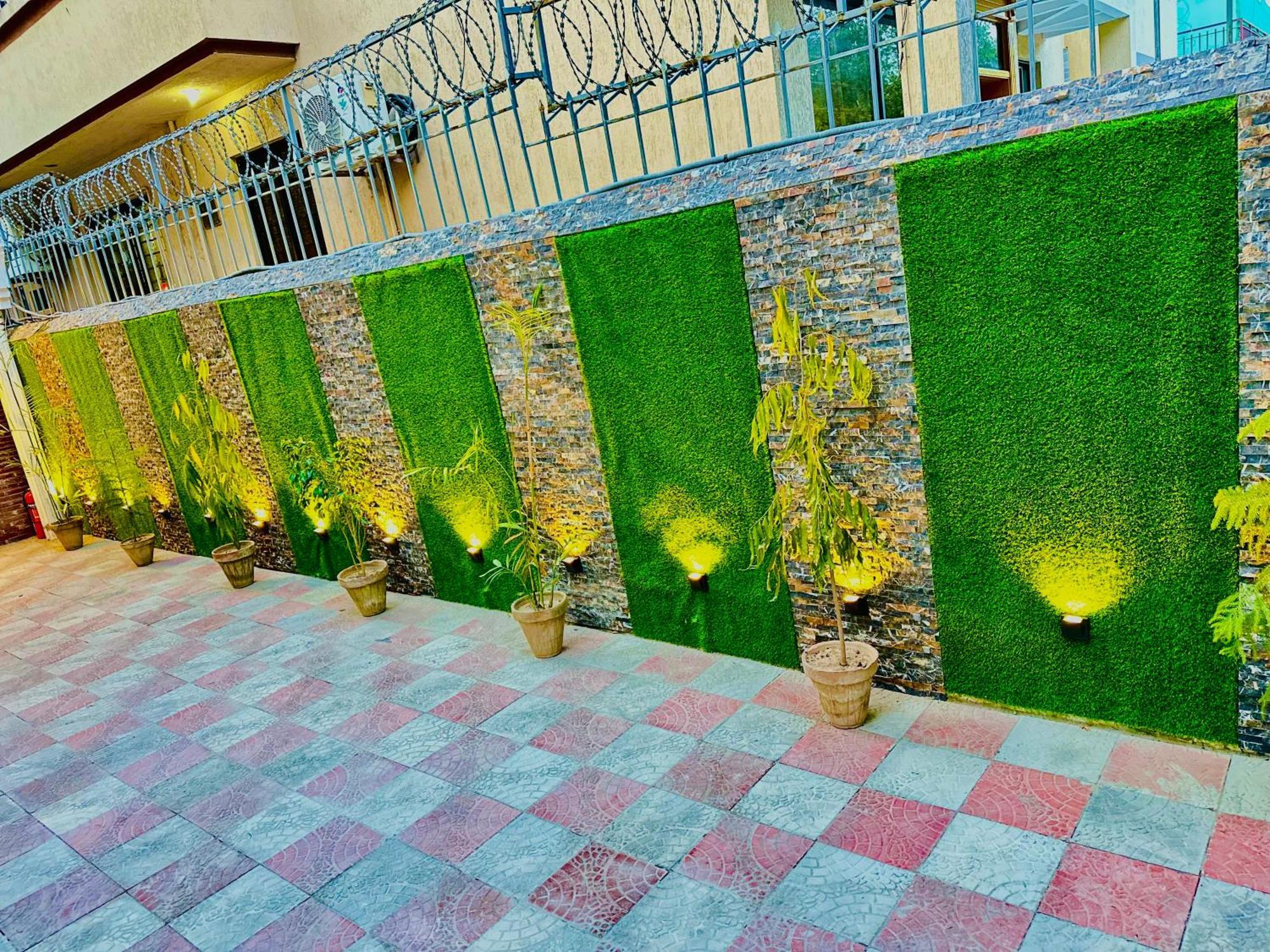 Hotel Blue Moon Continental Islamabad Exterior foto