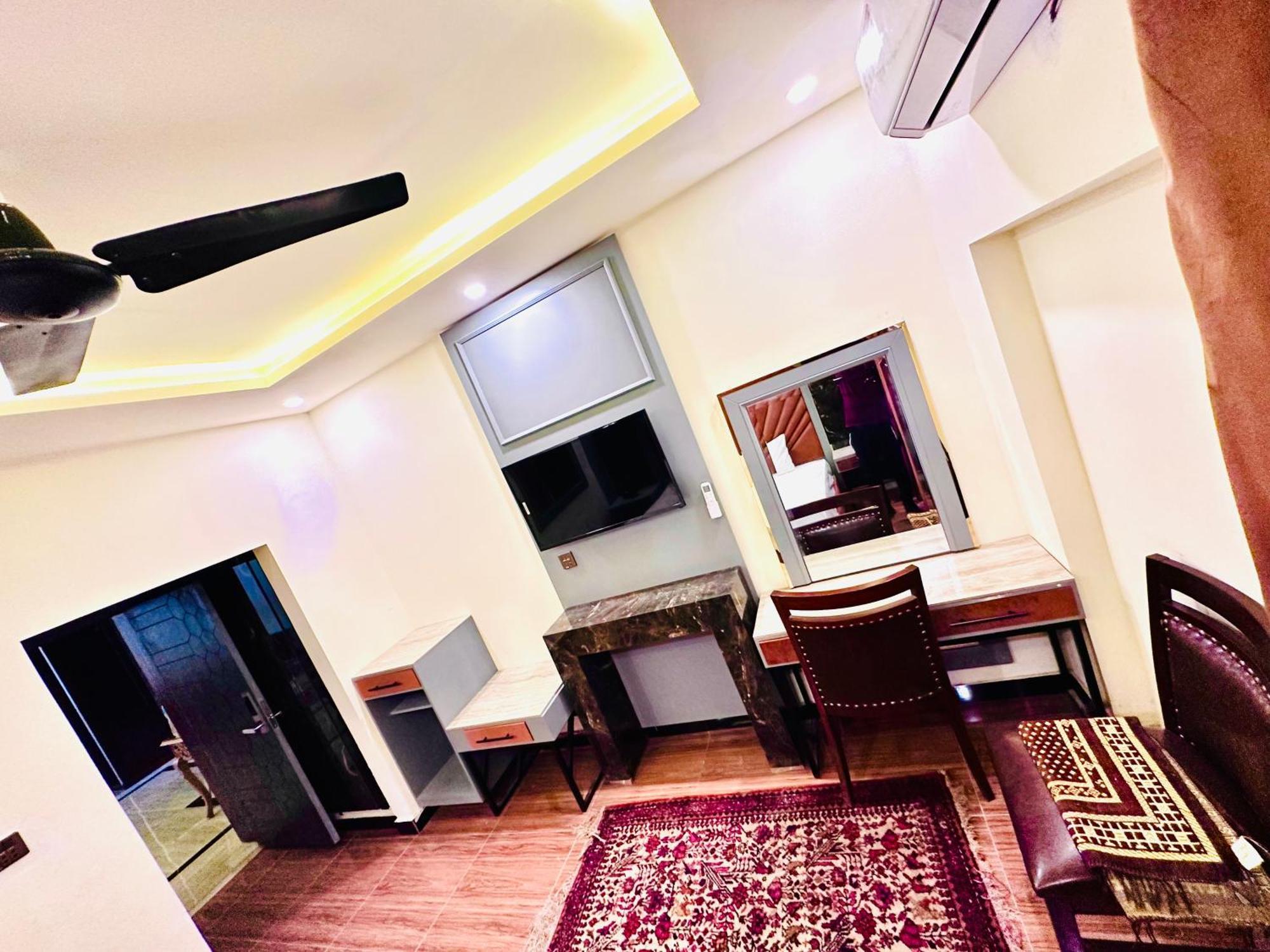 Hotel Blue Moon Continental Islamabad Exterior foto